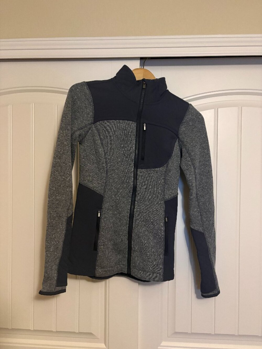 Athleta Truckee Jacket XXS Xtra Xtra Small Flint Grey Heather Full Zip Neutral
